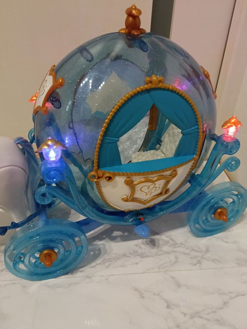 ボブちゃん　シンデレラ 馬車 ディズニープリンセス　リカちゃん　 置物
