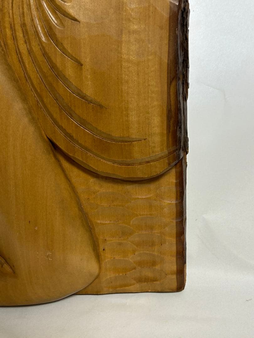 アイヌの女性　木製彫刻 女性の顔と蝶　北海道　アンティーク