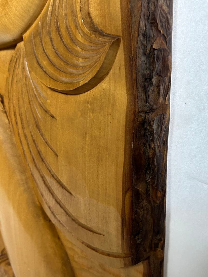 アイヌの女性　木製彫刻 女性の顔と蝶　北海道　アンティーク