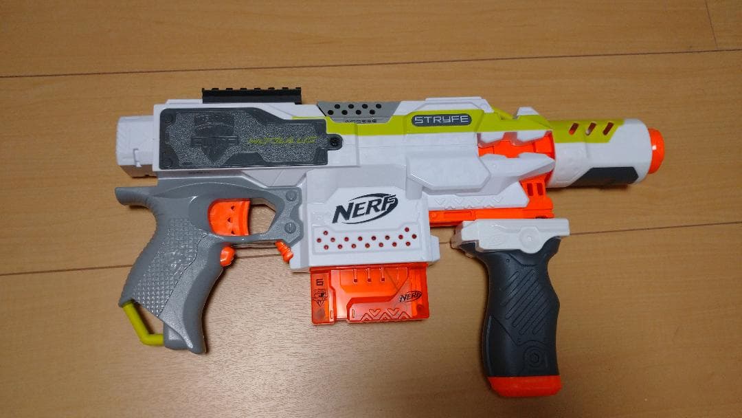 ナーフ　ストライフ　海外限定モデル　オマケ付き