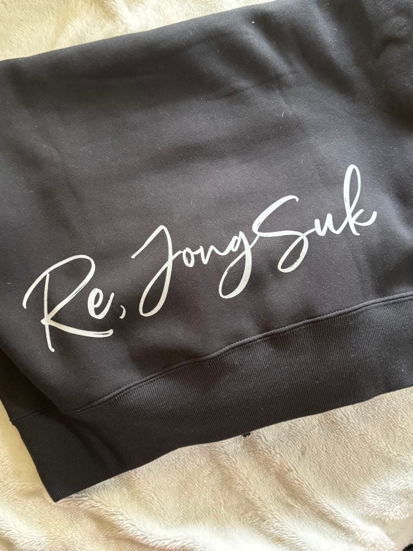 イジョンソク フード付きパーカー 黒