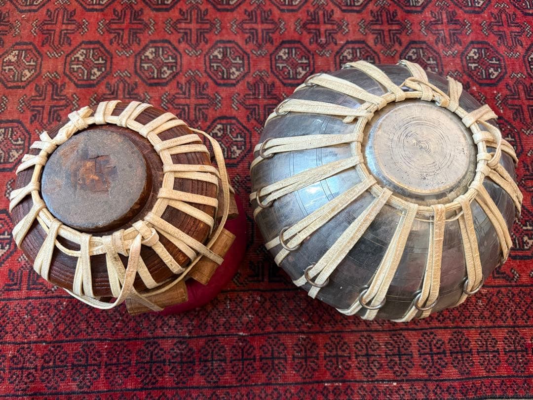 【希少】インド打楽器 タブラ&バヤンセット 台座付き