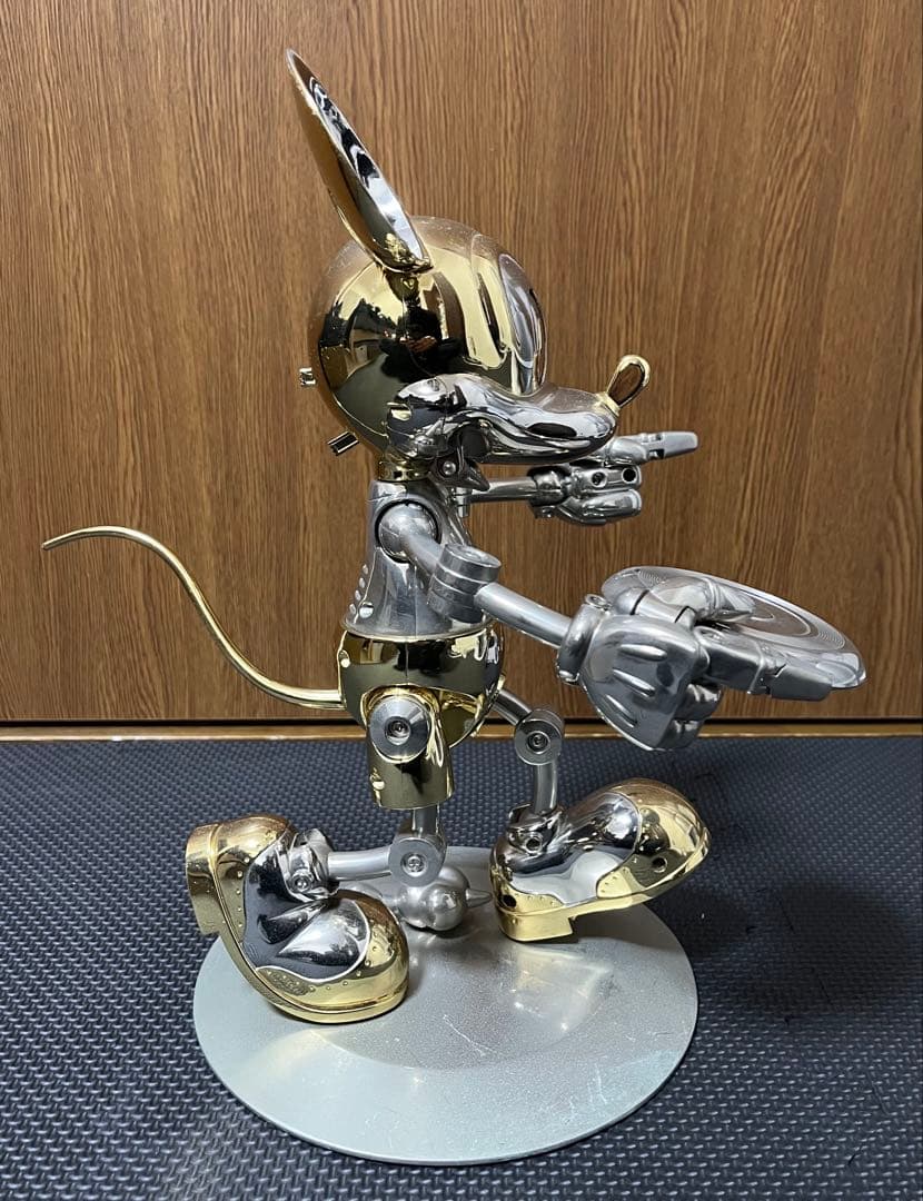 フューチャーミッキー 空山基　ミッキーマウス　フィギュア　金属製　ゴールド