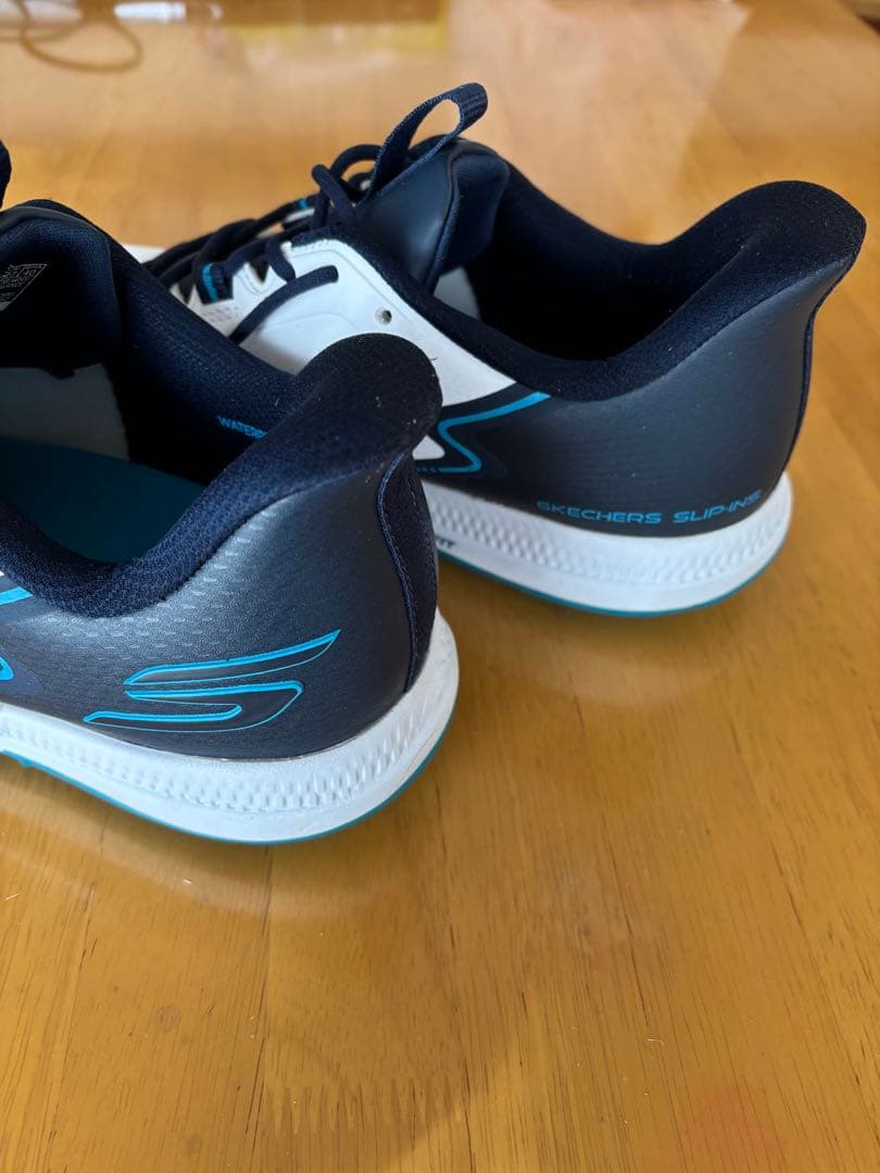 2025年　スケッチャーズ　スリップインゴルフシューズ ホワイト/ネイビー