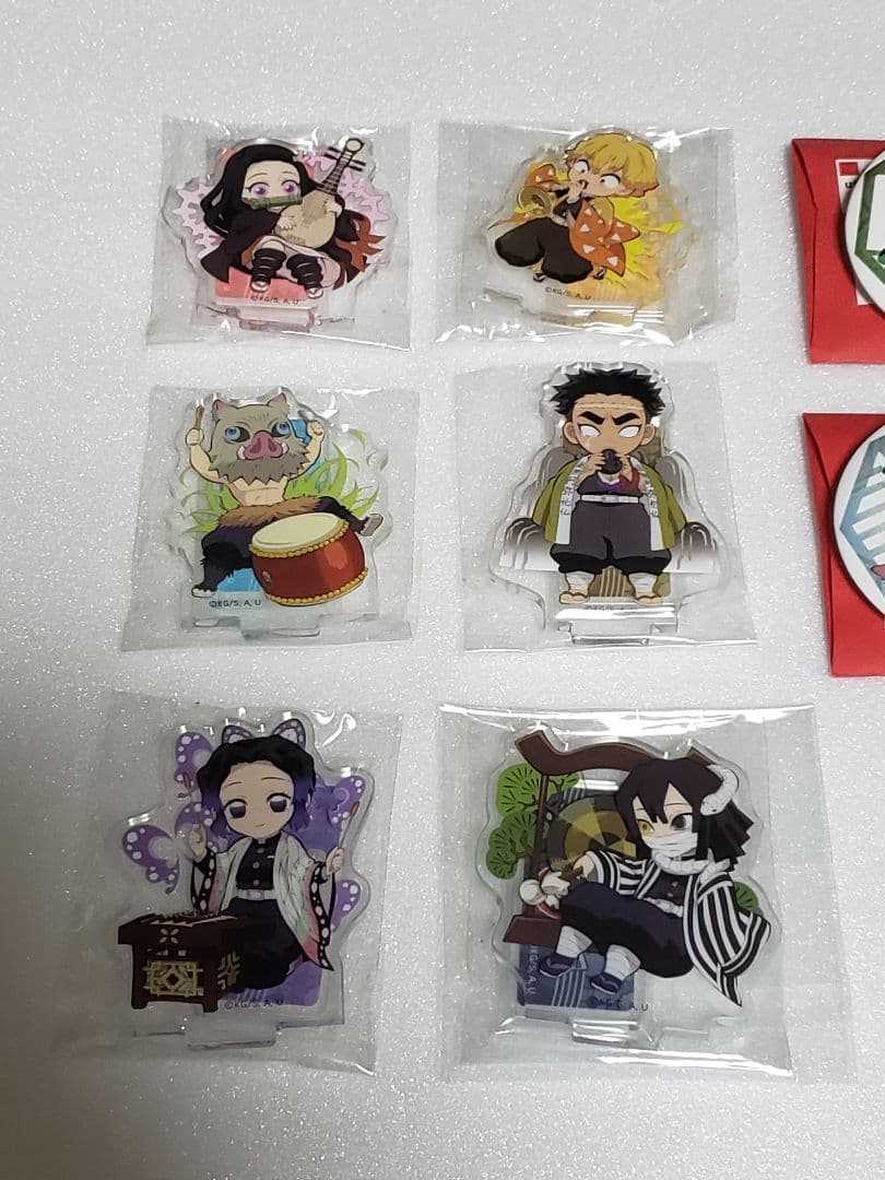 【希少】鬼滅の刃 海外限定 アクリルスタンド 缶バッジ 38点セット 中国 韓国