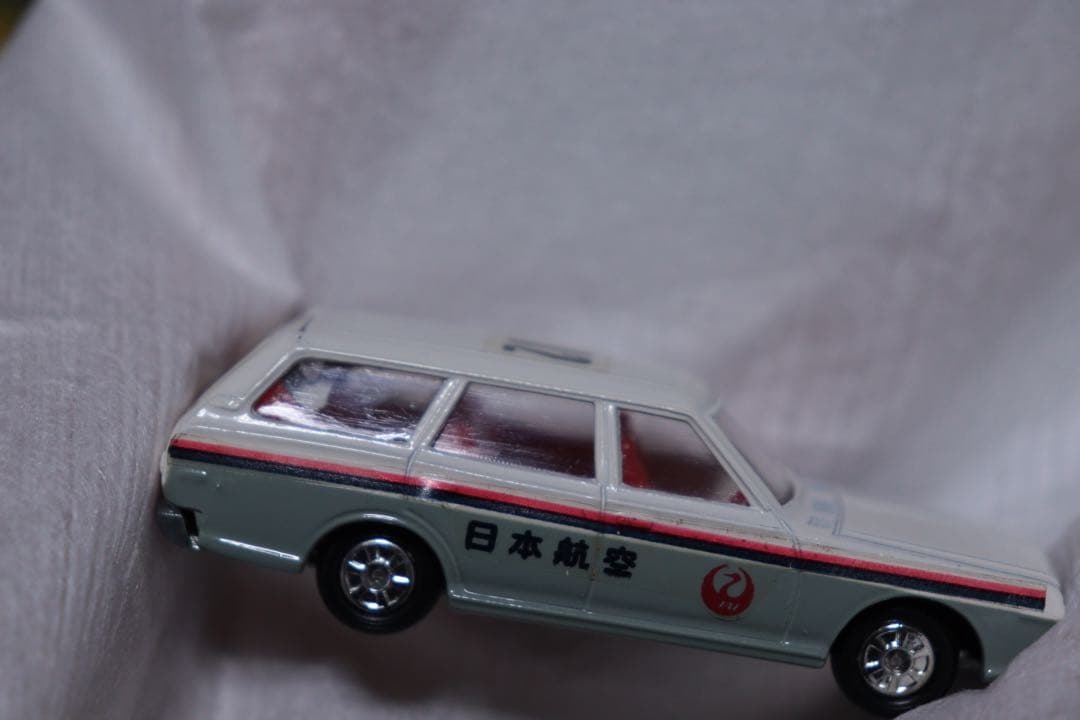 日本製　国産　トミカ　　日本航空　セドリックワゴン　連絡車　102