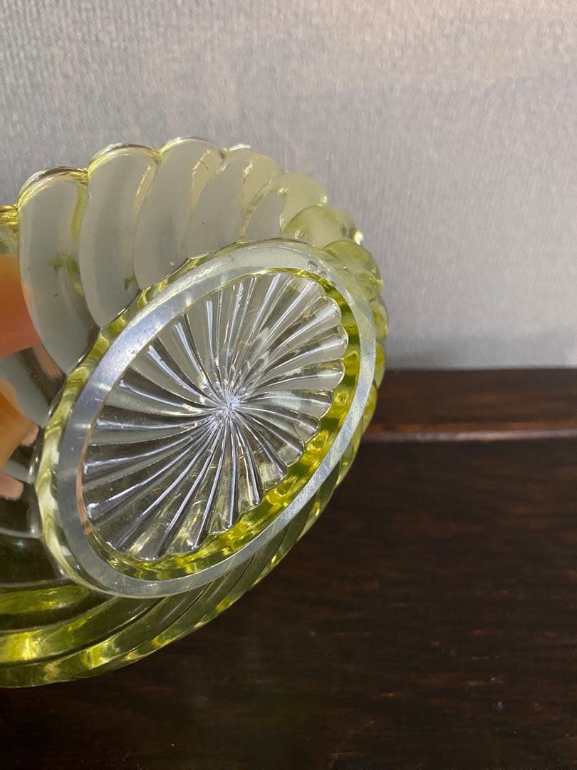 オールドバカラ　バカラ　ウランガラス　小物入れ　バンブー　レア　美品