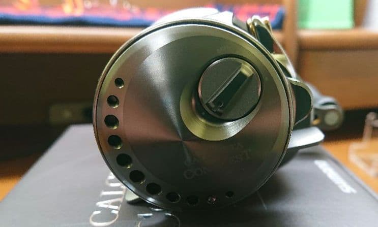 シマノ 23カルカッタコンクエストBFS XG 左ハンドル(美品)