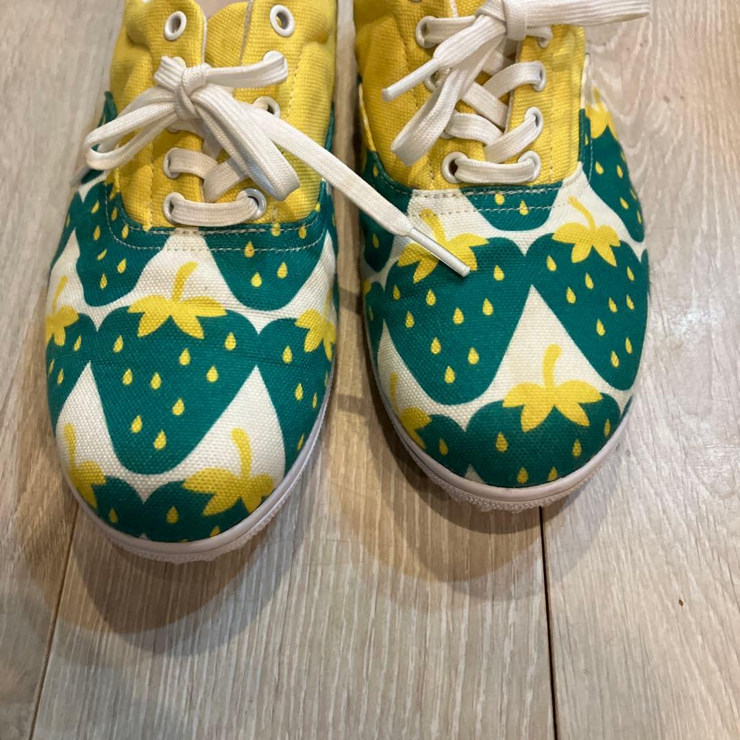 PEARLY GATES パーリーゲイツ シューズ　いちご柄　黄色