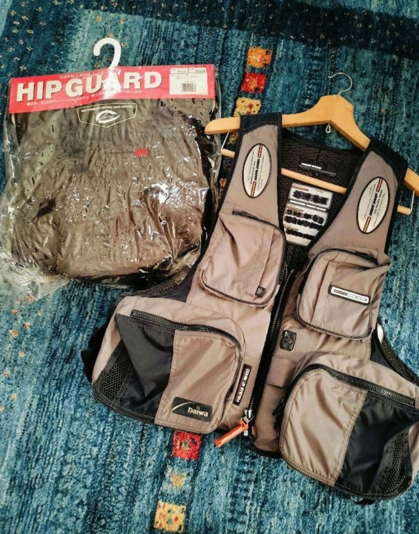 ダイワグレードバンフフローティング　ジャケットベスト大人用Lサイズ　ヒップガード