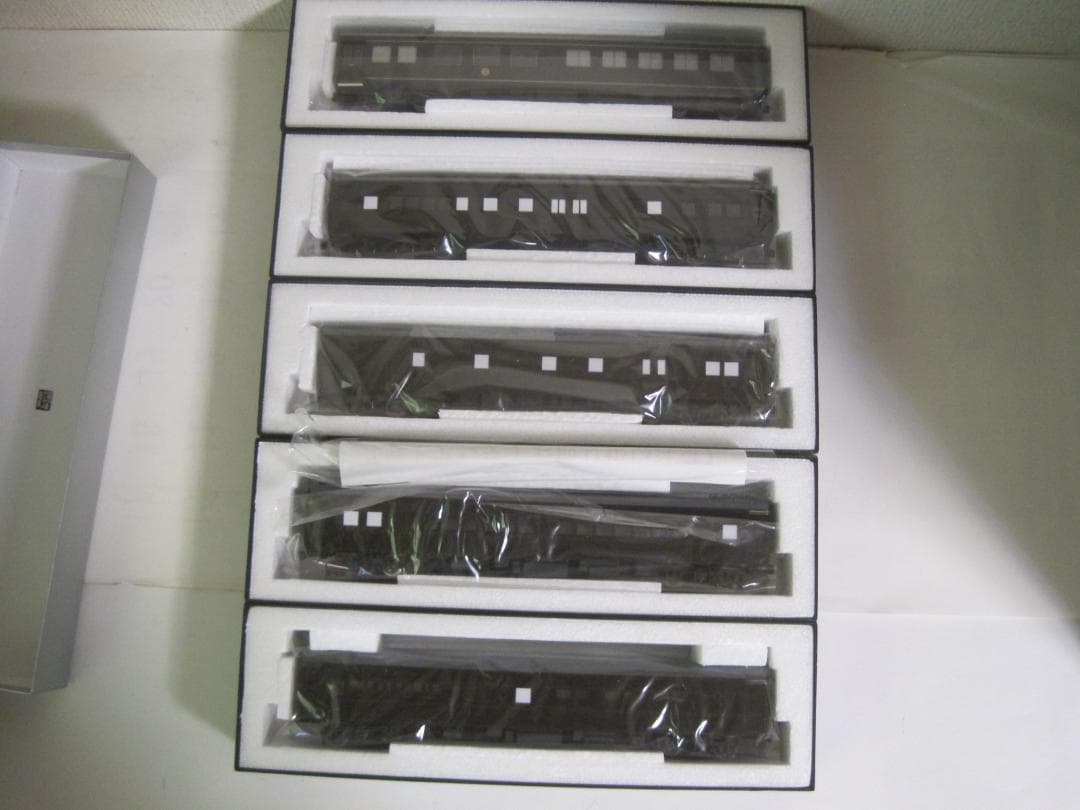エンドウ　希少　お召し列車５輌　HOゲージ