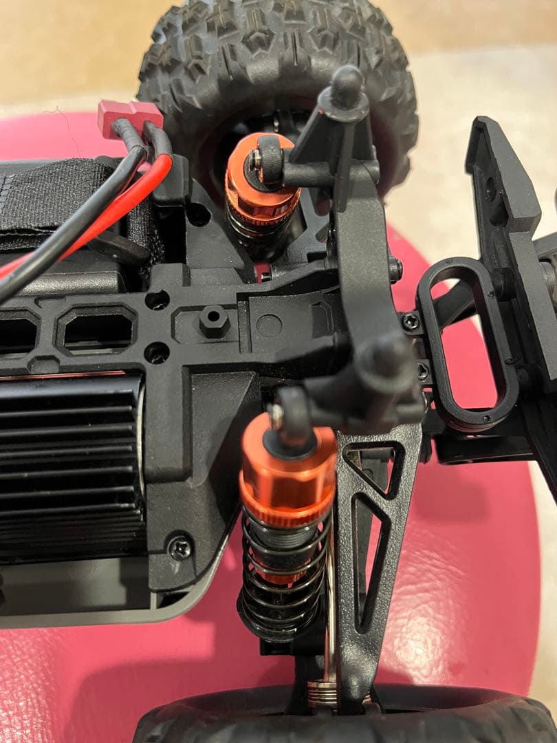 DEERC ラジコンカー 4WD 1/16 ブラシレスモーター 四輪駆動