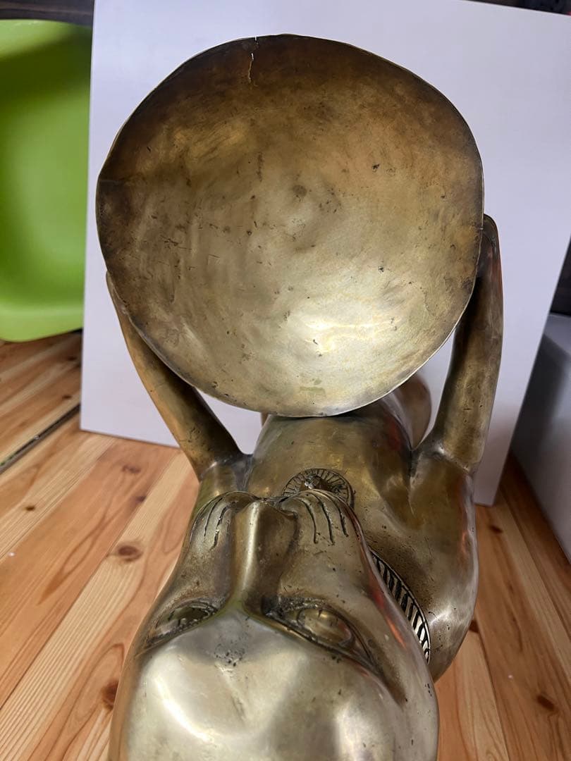 猫のブロンズ(お皿に亀裂あり）