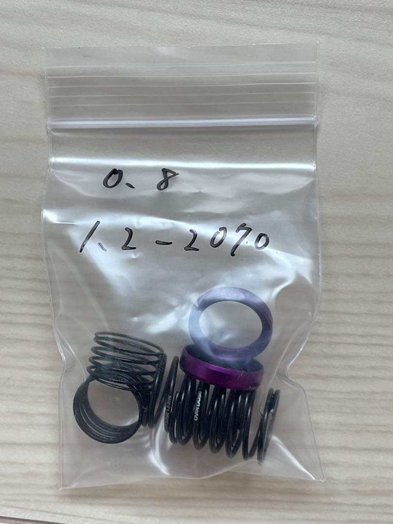 ハイパフォーマンスツインスプリングヘルパースプリング付きパープル