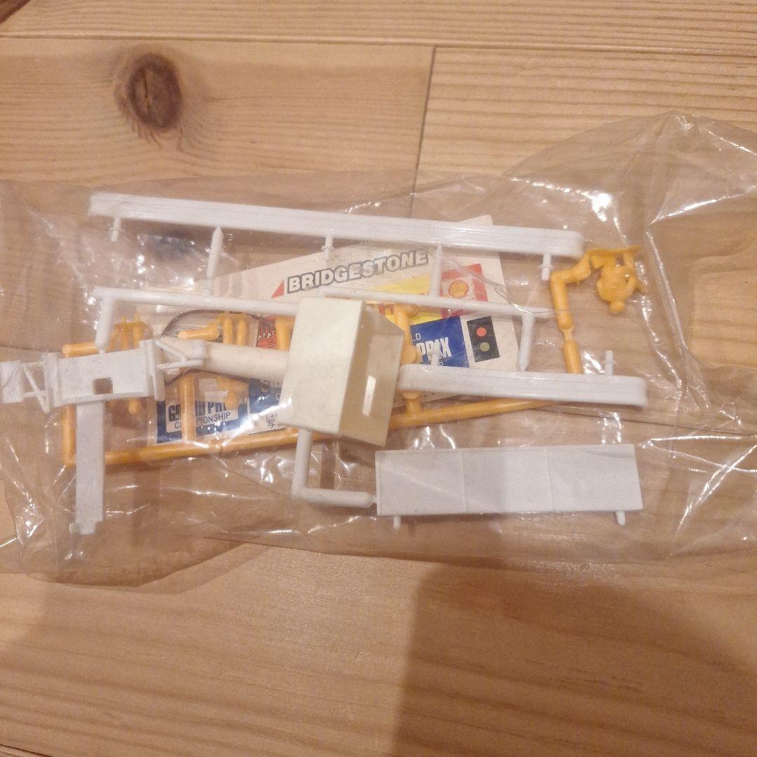 (新品未使用品)希少　当時物 トミカラマ　ピットイン