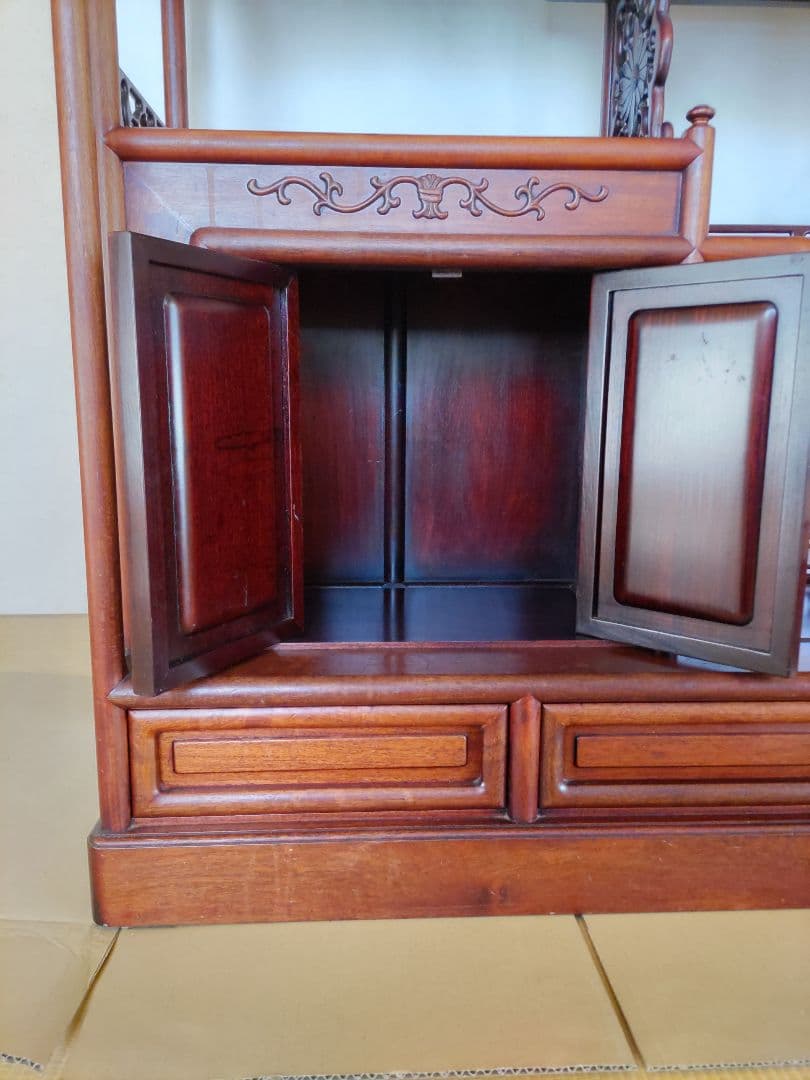 【最終値下げ】紫檀　彫刻装飾付き棚