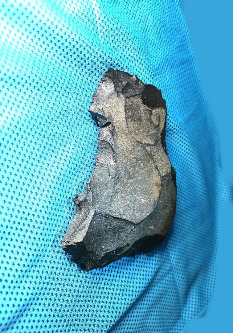 握り斧 サヌカイト 石器 360 c  模写 握槌