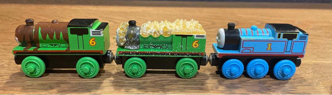 トーマス　木製