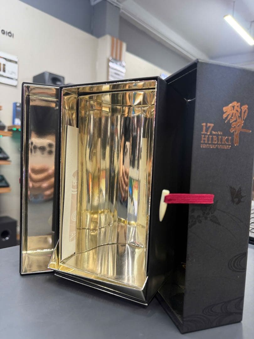 Hibiki 17 Year Old Japanese Whisky 箱のみ