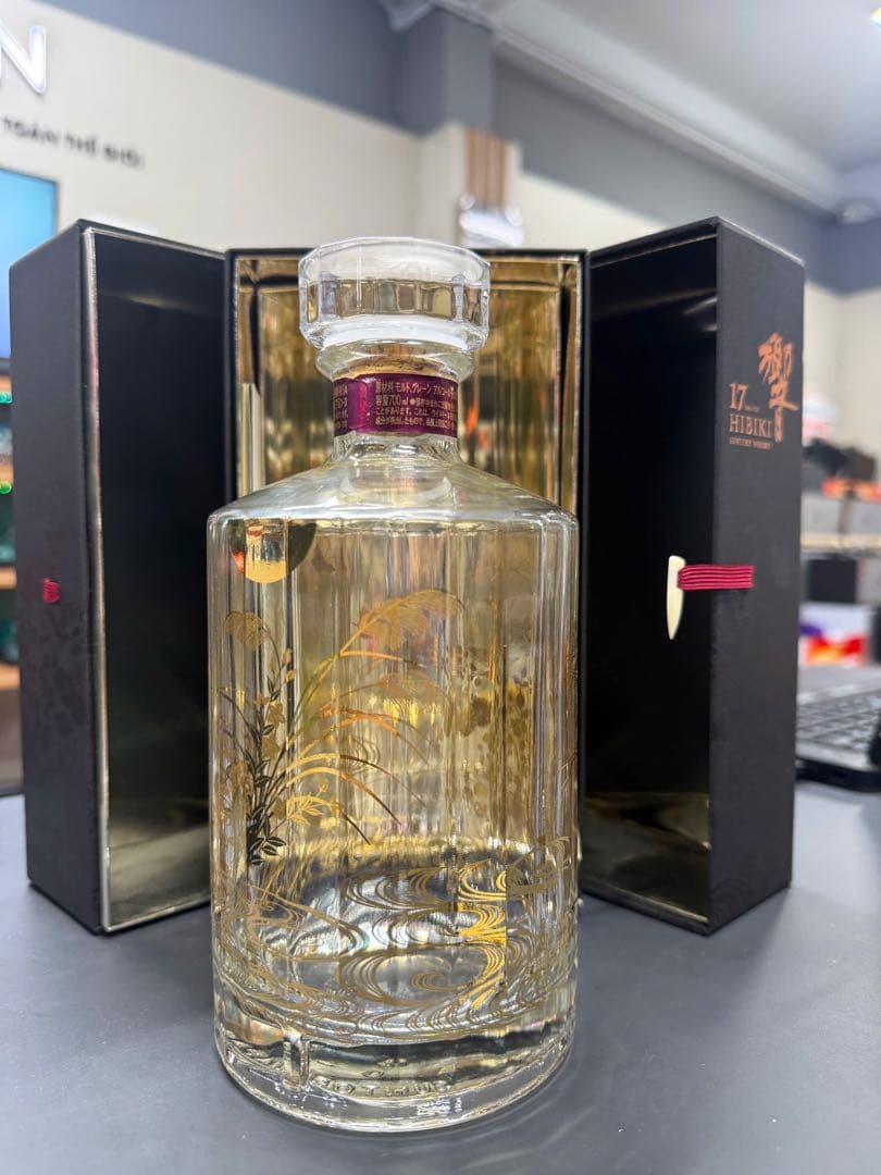 Hibiki 17 Year Old Japanese Whisky 箱のみ