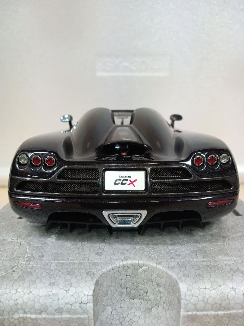 オートアート 1/18 ケーニグセグCCX 黒 ミニカー