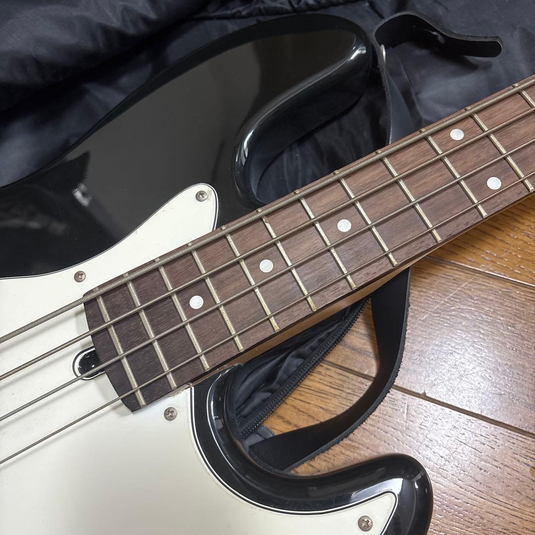 エレキベース Bacchus 4弦