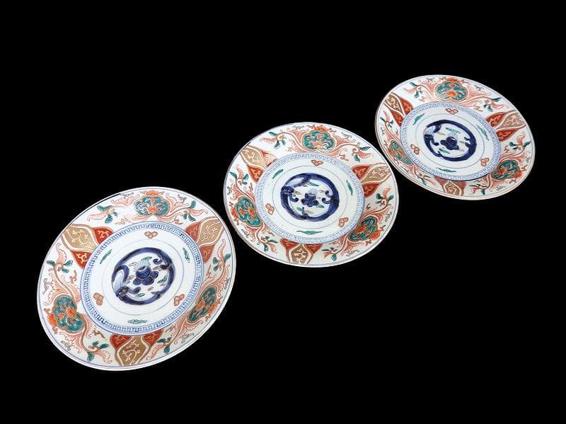 古伊万里　色絵　団龍紋に宝珠　花の図　７寸皿　３枚　珍品　C544AS-DBr