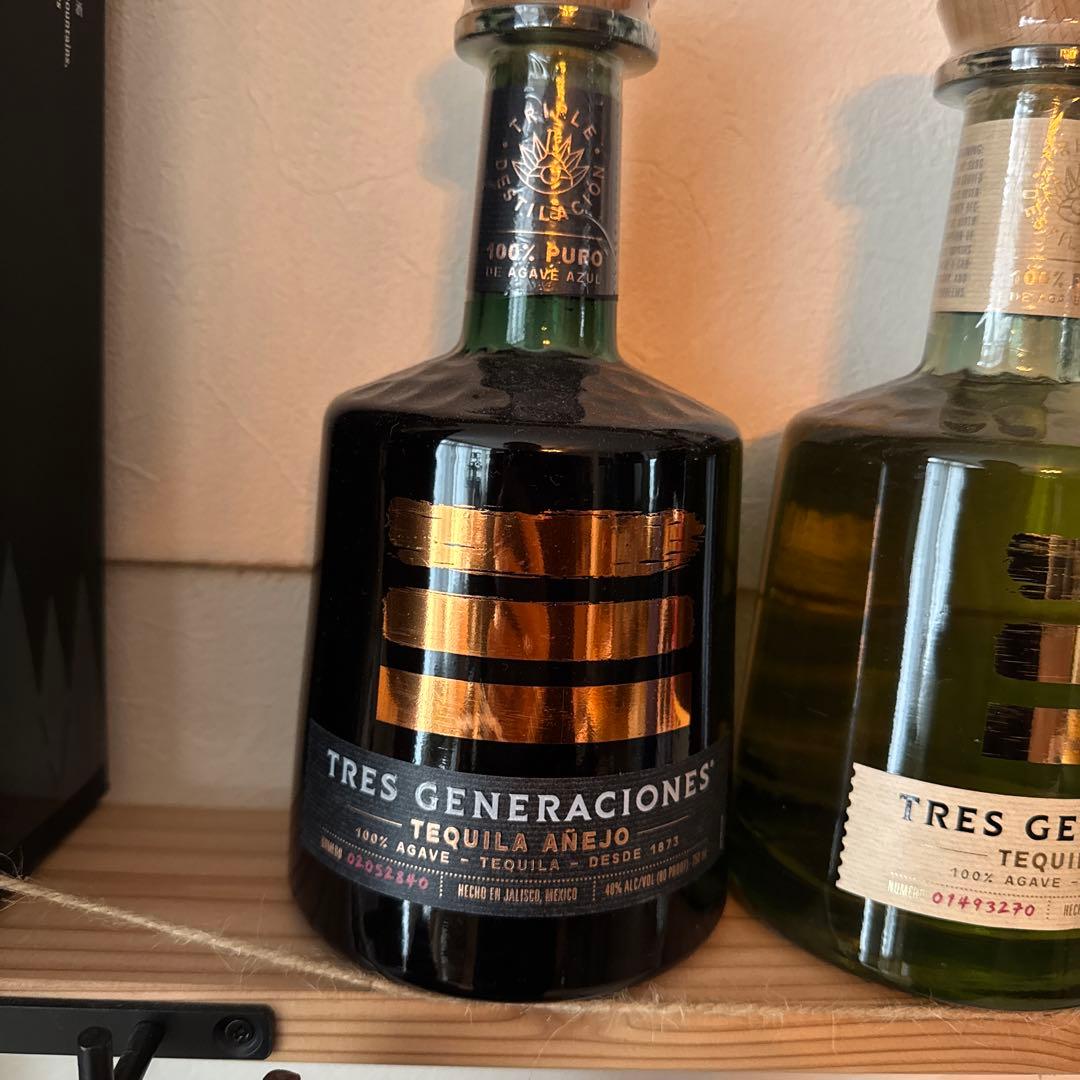 Tres Generaciones テキーラ　アネホ & レポサド セット