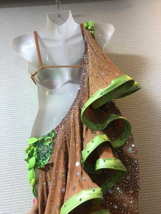 社交ダンス ライム ラテンドレス 衣装 美品 ベサ