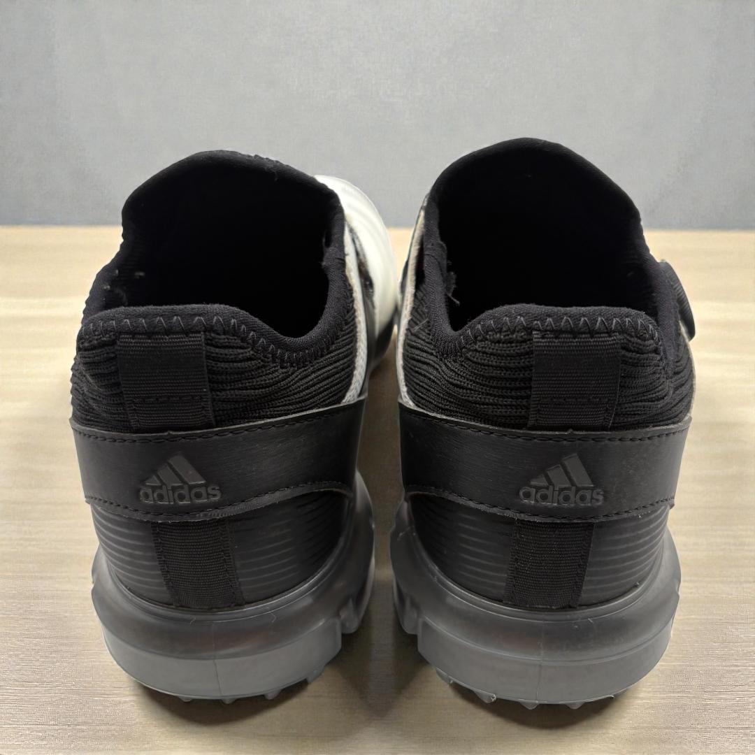 【人気】アディダスコードカオス BOA ゴルフシューズ白黒 26.5スパイクレス