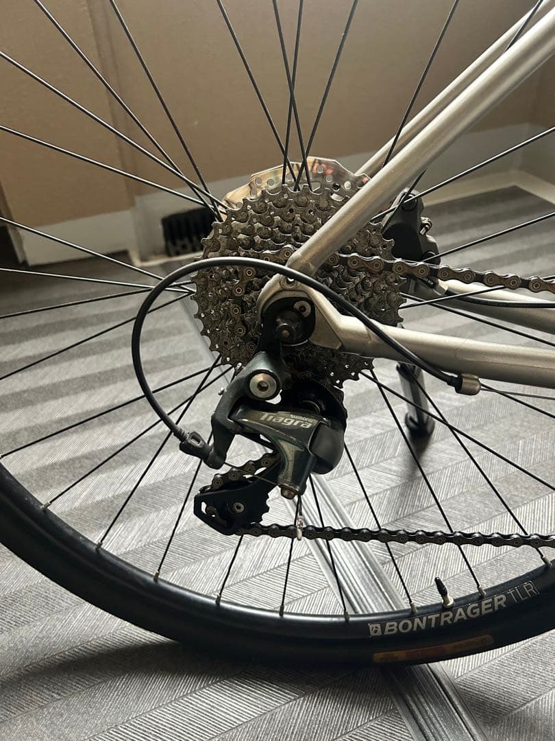 ［直接引取 大阪限定］TREK FX4 DISC 2020年モデル クロスバイク