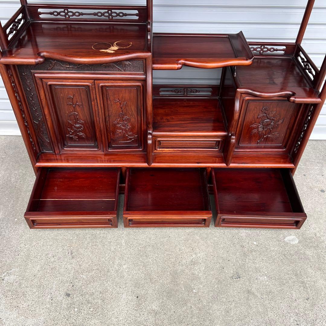 高級材・花梨（カリン）製】 美しい彫刻の和風茶棚・飾り棚　1947年製