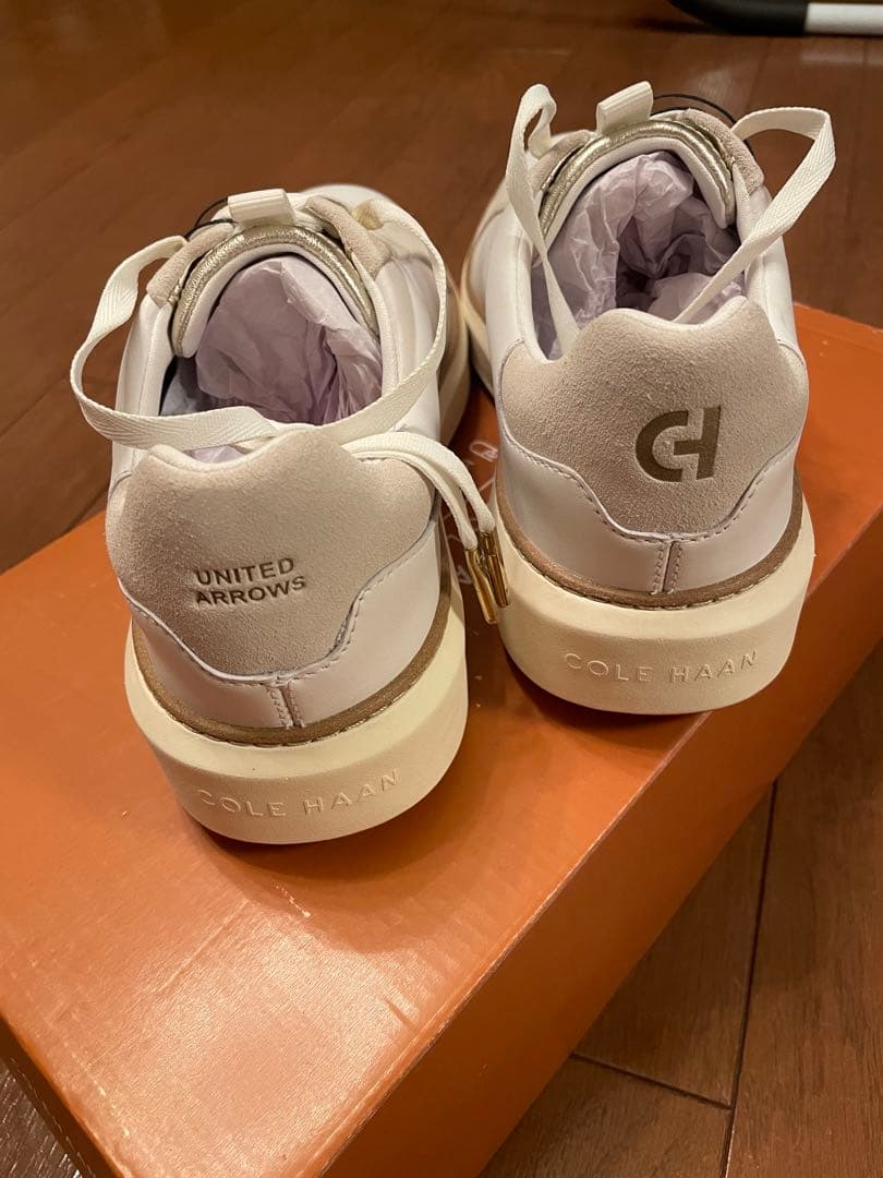 【新品未使用】COLE HAAN ホワイトスニーカー