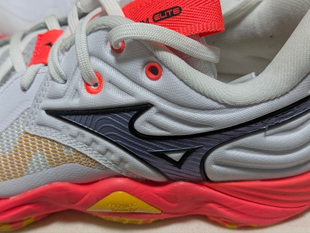 MIZUNO ミズノエナジー ウエーブモーメンタムエリート