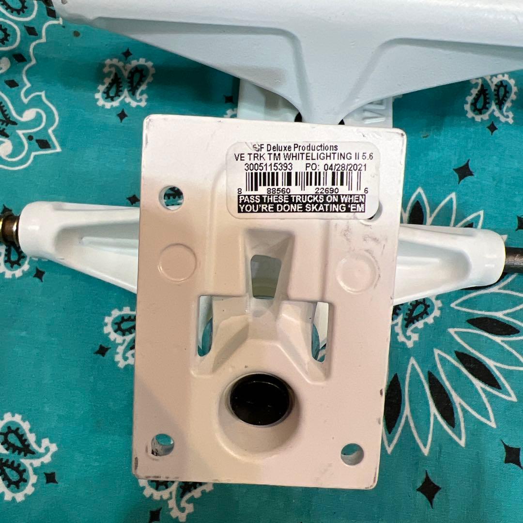 ベンチャー　トラック　WHITE LIGHTNING II 5.6