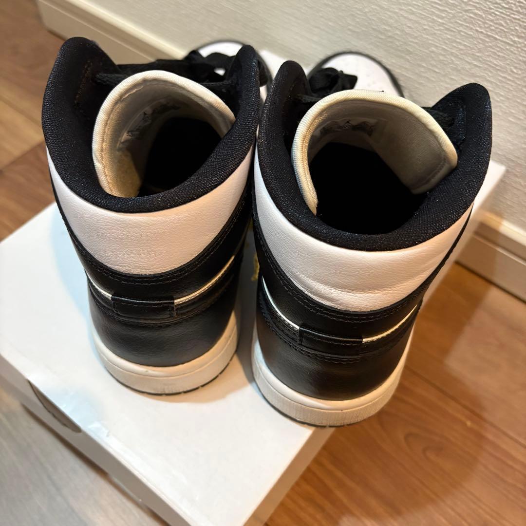 WMNS Nike Air Jordan 1 MID 白黒 パンダ スニーカー