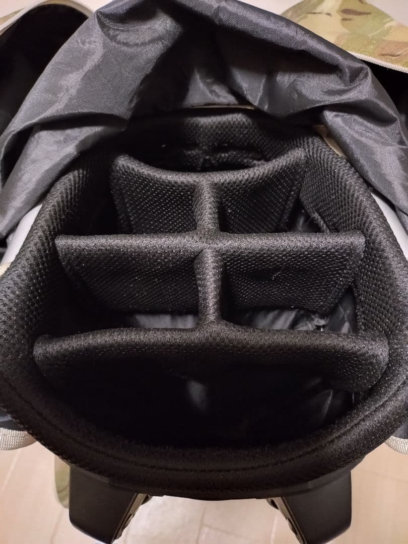 DOCUS ドゥーカス　迷彩 キャディバッグ スタンド付き