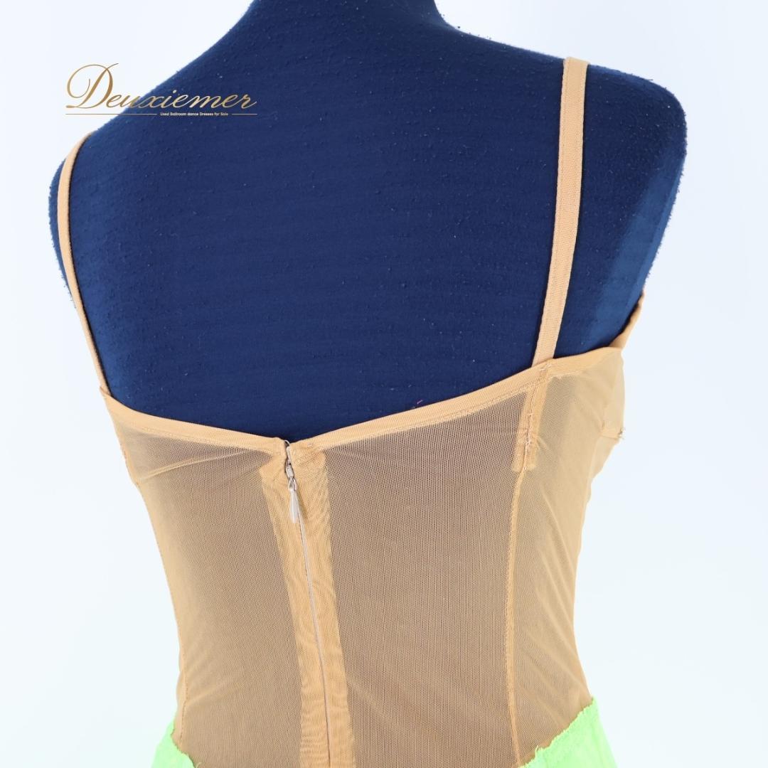 【ダンス衣装】グリーン インナー ワンピース 緑 ベージュ 胸パッド レオタード