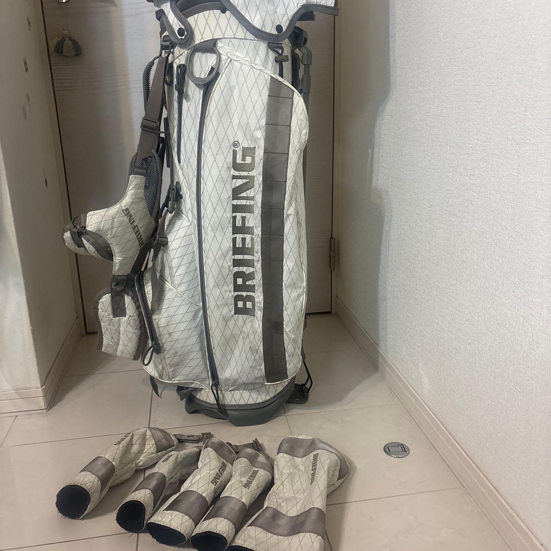 BRIEFING ゴルフバッグ・キャディバッグ ホワイト　ベッドカバー