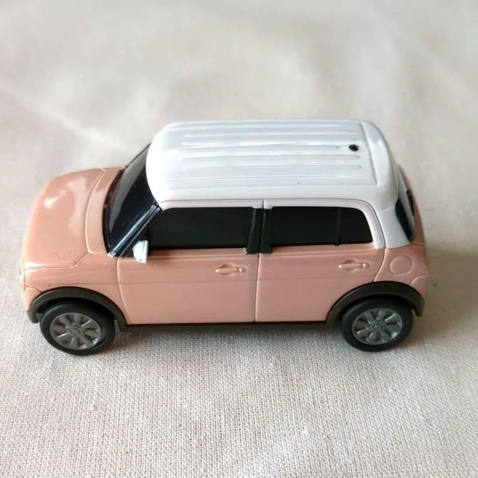 スズキ　Lapan　ピンクと白のSUVスタイル ミニカー[非売品]