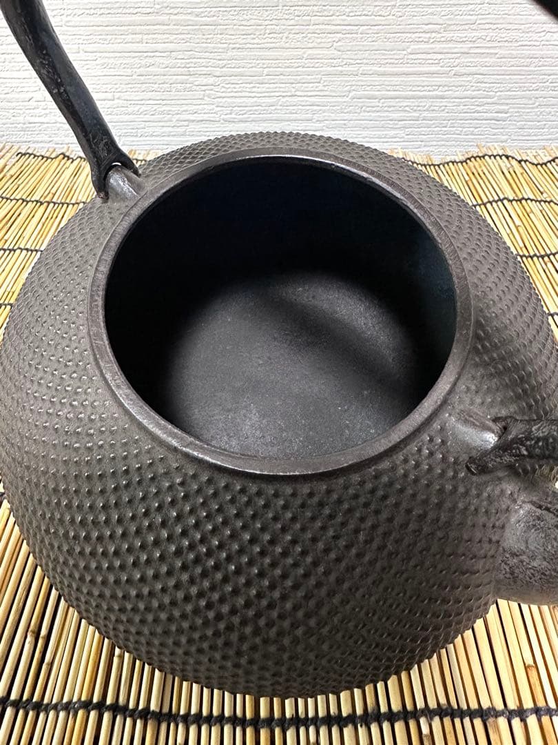 未使用品、供箱、栞付　南部名人雅泉造　２０型アラレ　南部鉄瓶　南部鉄器