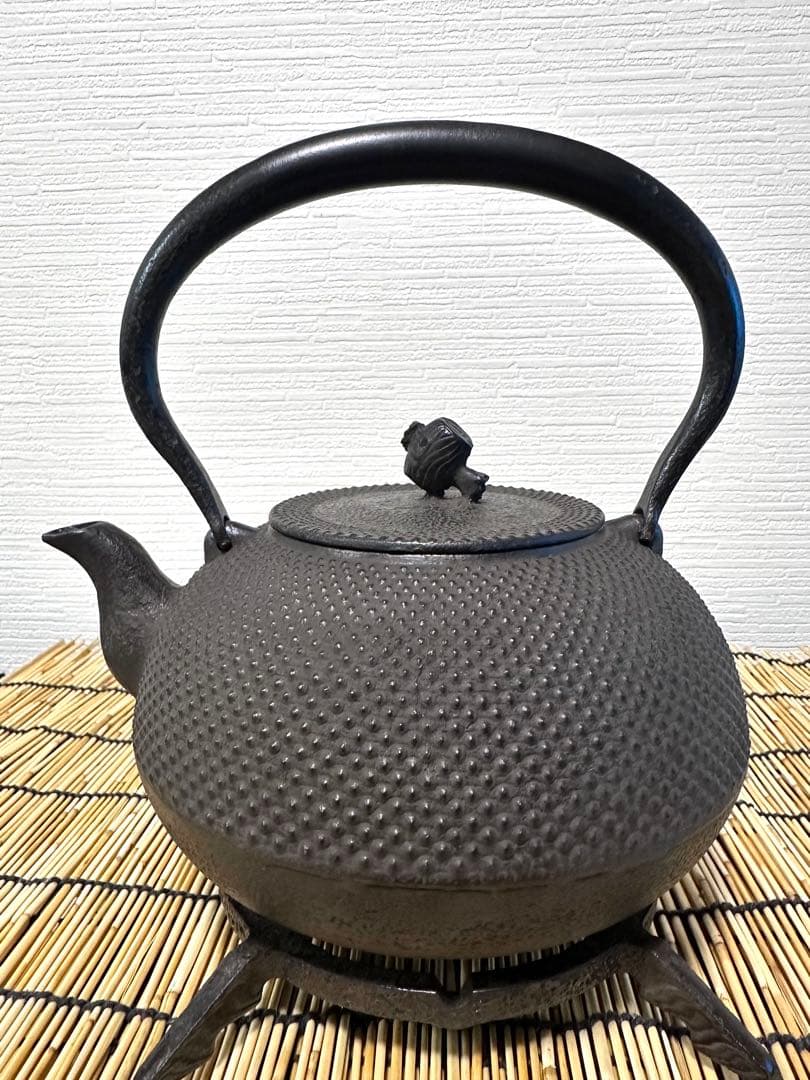 未使用品、供箱、栞付　南部名人雅泉造　２０型アラレ　南部鉄瓶　南部鉄器