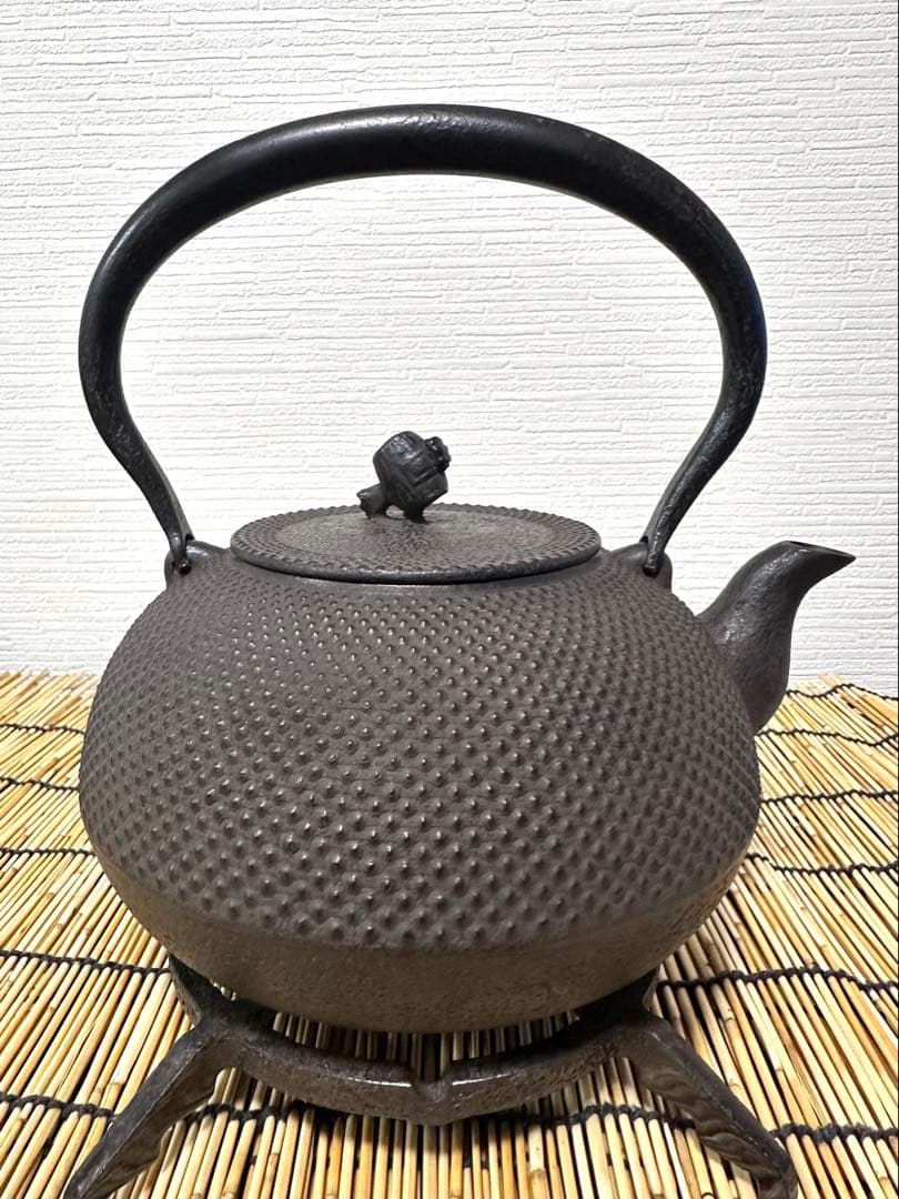 未使用品、供箱、栞付　南部名人雅泉造　２０型アラレ　南部鉄瓶　南部鉄器