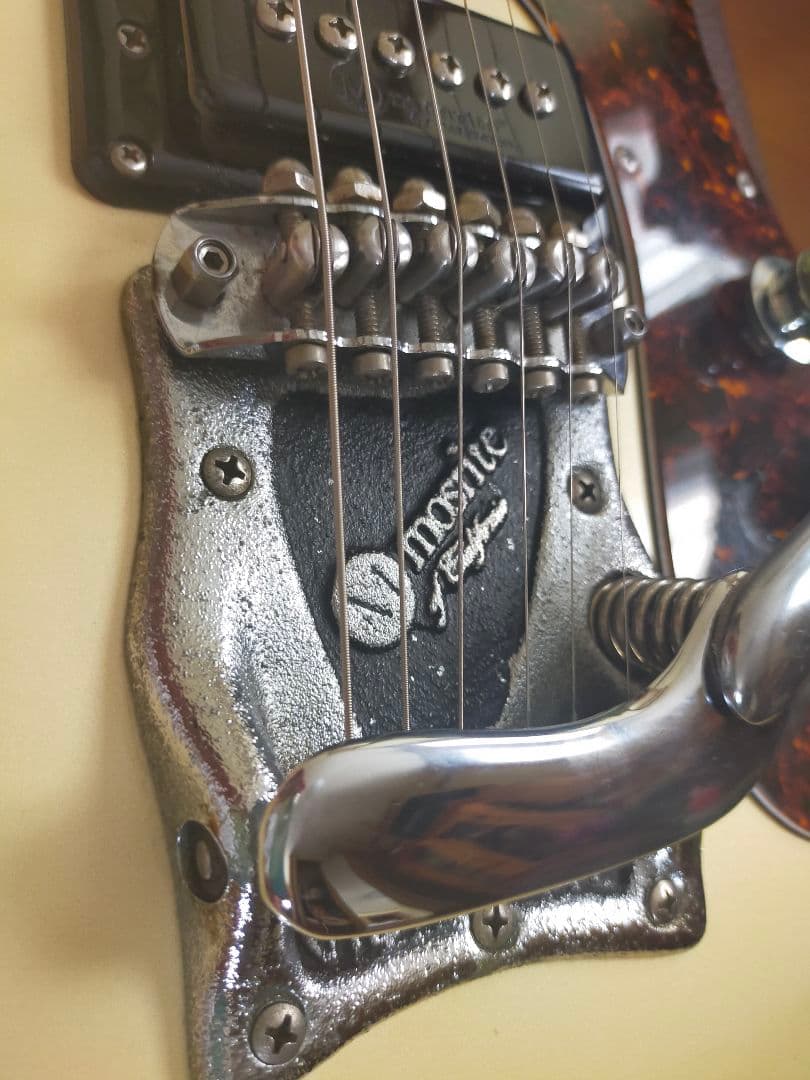 モズライトUSA-The Ventures　 　(セミモズレーサイン)入り