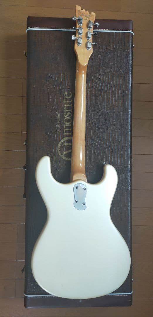 モズライトUSA-The Ventures　 　(セミモズレーサイン)入り