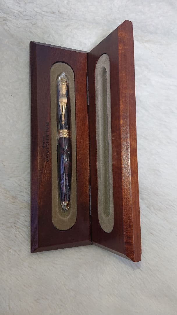 BALENCIAGA エクリバンの万年筆 木箱ケース付き