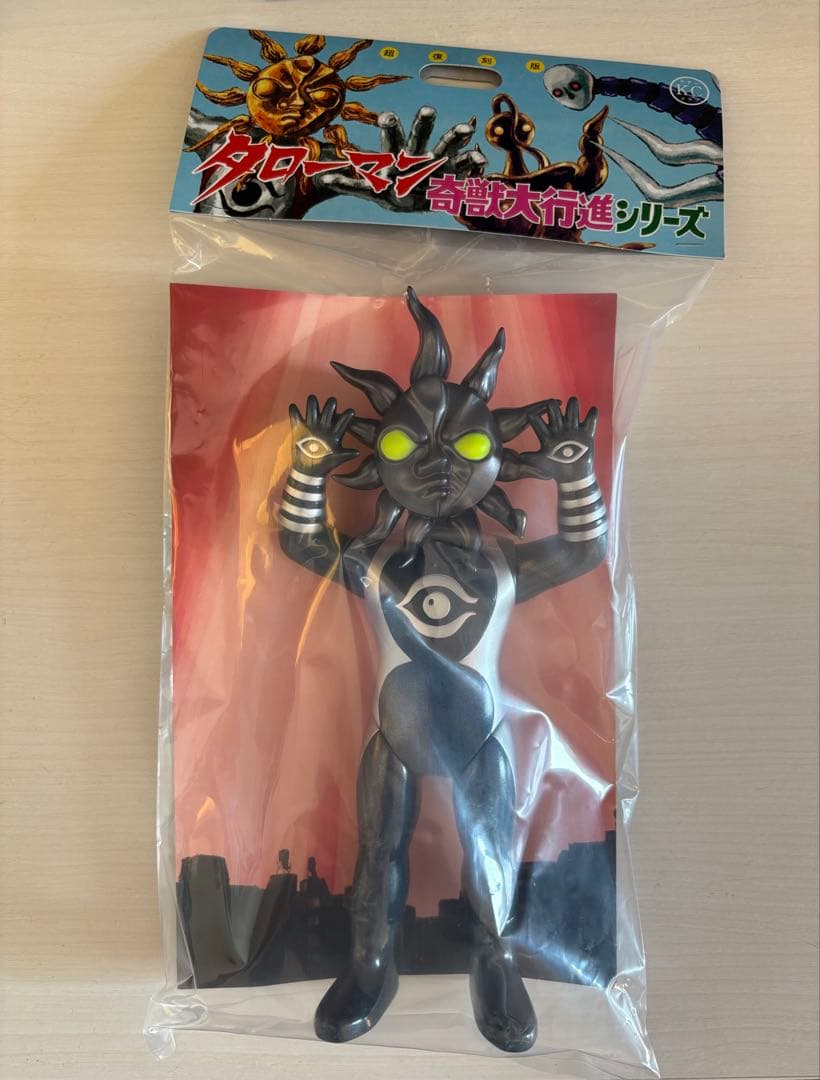 超復刻版タローマンソフビ人形 (ブラックタローマン)