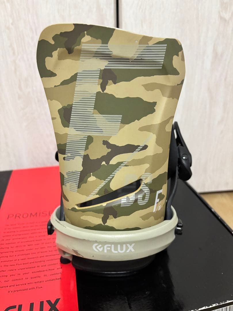 フラックス　Flux DS ディーエス　Mサイズ　L赤Rカモセット