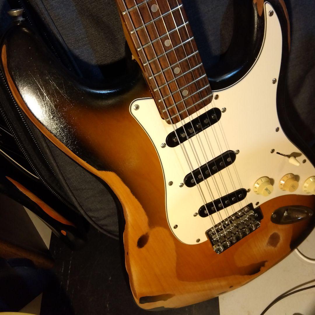 レリックストラトキャスター サンバースト エレキギター …