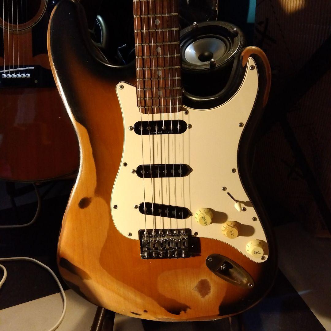 レリックストラトキャスター サンバースト エレキギター …